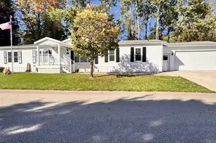 3485 Cloverfield Dr, Cedar Springs, MI 49319 - Photo 2