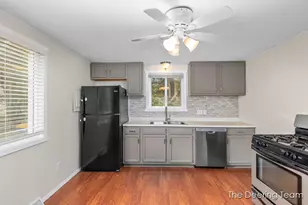 1865 Ball Ave NE, Grand Rapids, MI 49505 - Photo 10