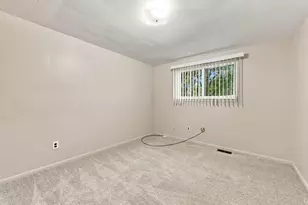 30073 Wicklow Rd, Farmington Hills, MI 48334 - Photo 30