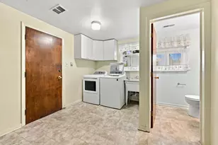30073 Wicklow Rd, Farmington Hills, MI 48334 - Photo 36