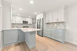 30073 Wicklow Rd, Farmington Hills, MI 48334 - Photo 16