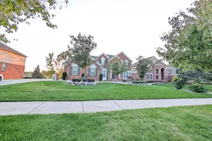 15749 Johnson Creek Dr, Northville, MI 48168 - Photo 4