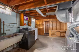 1305 Ball Ave NE, Grand Rapids, MI 49505 - Photo 14