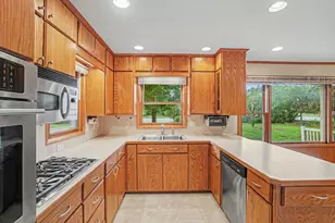 1145 W Lakewood Blvd, Holland, MI 49424 - Photo 8