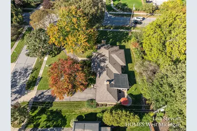 1410 Woodcliff Drive SE, East Grand Rapids, MI 49506 - Photo 54