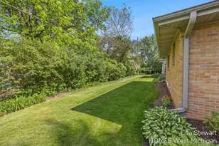 1410 Woodcliff Dr SE, East Grand Rapids, MI 49506 - Photo 52