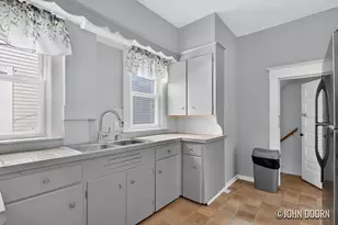1318 Wealthy St SE, Grand Rapids, MI 49506 - Photo 12