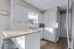 4350 Heritage Dr, Hudsonville, MI 49426 - Photo 8