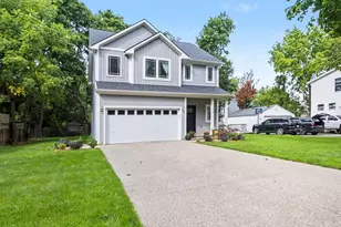 1320 Parkway St, Waterford, MI 48328 - Photo 2