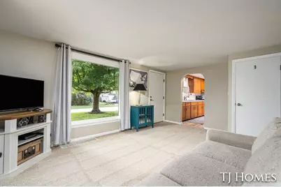 939 Benjamin Avenue NE, Grand Rapids, MI 49503 - Photo 8