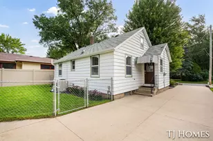 939 Benjamin Ave NE, Grand Rapids, MI 49503 - Photo 30