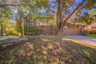 1205 Wynnstone Dr, Ann Arbor, MI 48105 - Photo 2