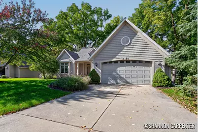 1901 Oakleigh Woods Drive NW, Grand Rapids, MI 49504 - Photo 2