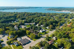 117 Shoreline Rd, Holland, MI 49424 - Photo 2