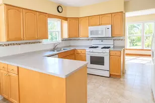 1822 Mayfair Dr NE, Grand Rapids, MI 49503 - Photo 8