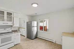 9098 Clippert St, Taylor, MI 48180 - Photo 10