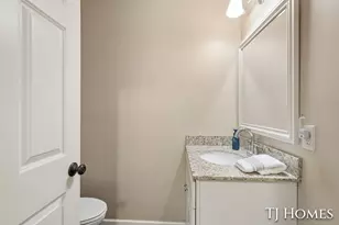 2472 Appleton Dr NE, Grand Rapids, MI 49525 - Photo 16