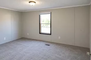 1481 Kenora St, Norton Shores, MI 49444 - Photo 14
