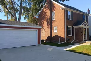 667 North Dr, Wyandotte, MI 48192 - Photo 4