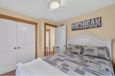 326 Midlakes Boulevard, Plainwell, MI 49080 - Photo 16