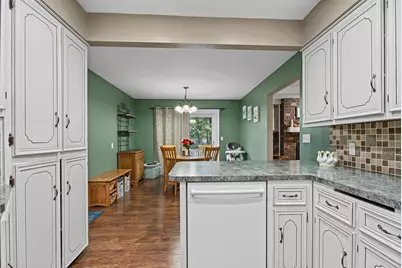 7337 Yorkshire Drive, Hudsonville, MI 49426 - Photo 6