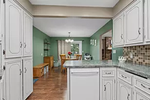 7337 Yorkshire Dr, Hudsonville, MI 49426 - Photo 6