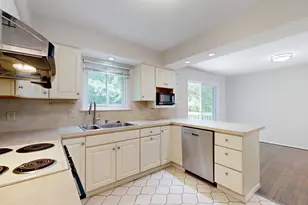 2065 Yorktown Dr, Ann Arbor, MI 48105 - Photo 12
