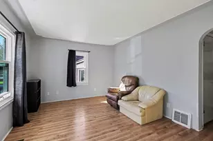1461 Creston St, Muskegon, MI 49442 - Photo 4