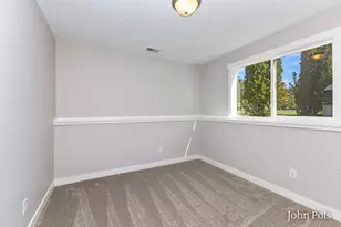 807 E Fairplains St, Greenville, MI 48838 - Photo 14