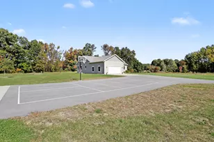 6715 Pine Rd, Benton Harbor, MI 49022 - Photo 4