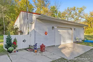 8621 Beachler Rd NE, Greenville, MI 48838 - Photo 4