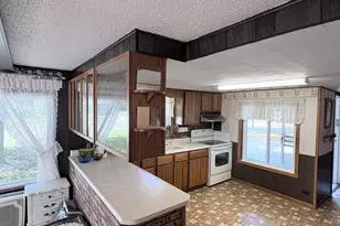 836 N Cherry St, Evart, MI 49631 - Photo 4