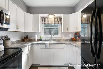 1138 Kelsey Street NE, Grand Rapids, MI 49505 - Photo 10