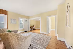 106 E McKay St, Saline, MI 48176 - Photo 8