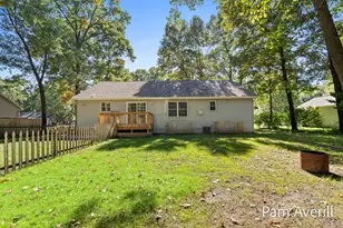 2470 Hiawatha Tr, Muskegon, MI 49445 - Photo 8