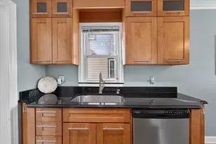819 Park Ave, Lincoln Park, MI 48146 - Photo 10