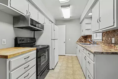 3703 Iroquois Trail, Kalamazoo, MI 49006 - Photo 6