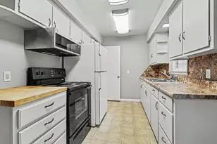 3703 Iroquois Trail, Kalamazoo, MI 49006 - Photo 6