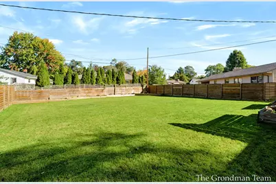 2141 Apple Avenue NW, Grand Rapids, MI 49504 - Photo 34