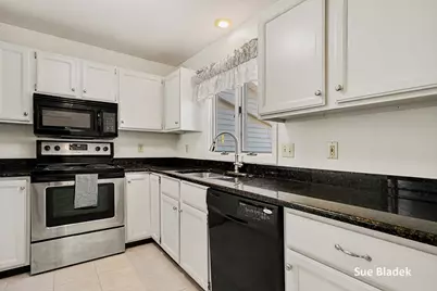 950 Village Court, Holland, MI 49423 - Photo 4