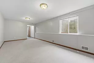 6083 Fairgrove St, Kalamazoo, MI 49009 - Photo 36