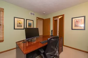 6083 Fairgrove St, Kalamazoo, MI 49009 - Photo 16
