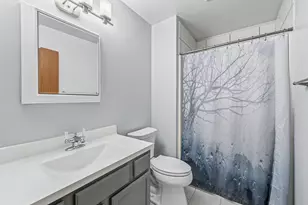 6085 Fairgrove St, Kalamazoo, MI 49009 - Photo 24