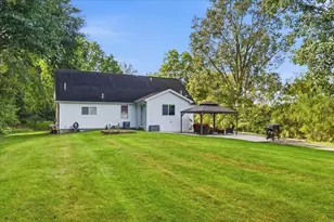 9265 Faussett Rd, Fenton, MI 48430 - Photo 48