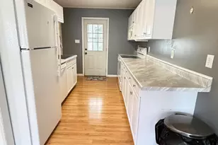 204 E Electric Ct, Sturgis, MI 49091 - Photo 4