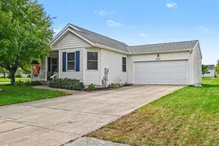 3301 Ridgemont Ct, Zeeland, MI 49464 - Photo 2