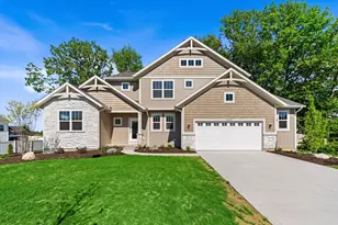 8206 Eagle Peak Dr, Jenison, MI 49428 - Photo 2
