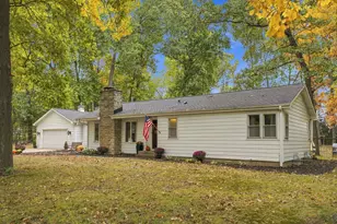 828 N Wattles Rd, Battle Creek, MI 49014 - Photo 2