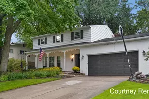 2726 Hampshire Blvd SE, East Grand Rapids, MI 49506 - Photo 2