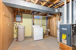 704 E Oak St, Greenville, MI 48838 - Photo 22
